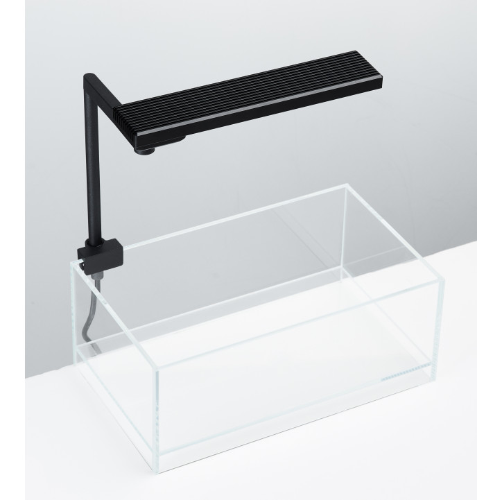 Chihiros CII RGB – Pantalla LED para nano acuarios plantados